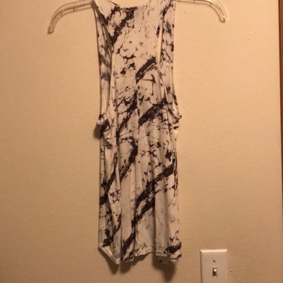 Tie-die Tank Top - Picture 4 of 5